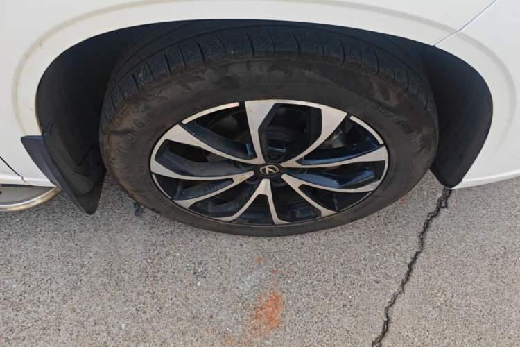 Used CHANGAN UNI-Z New Energy 2024 Blue Whale Smart Electric iDD 125km Beyond Edition Right Front Wheel Hub