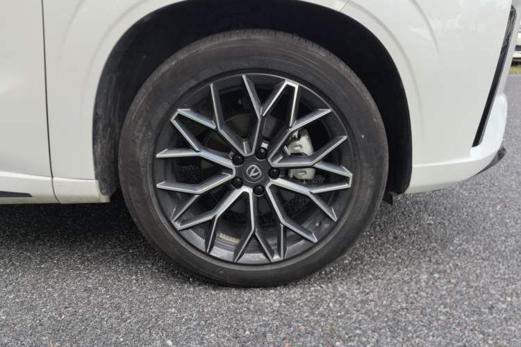 Used CHANGAN UNI-Z New Energy 2024 Blue Whale Smart Electric iDD 125km Beyond Edition Right Front Wheel Hub