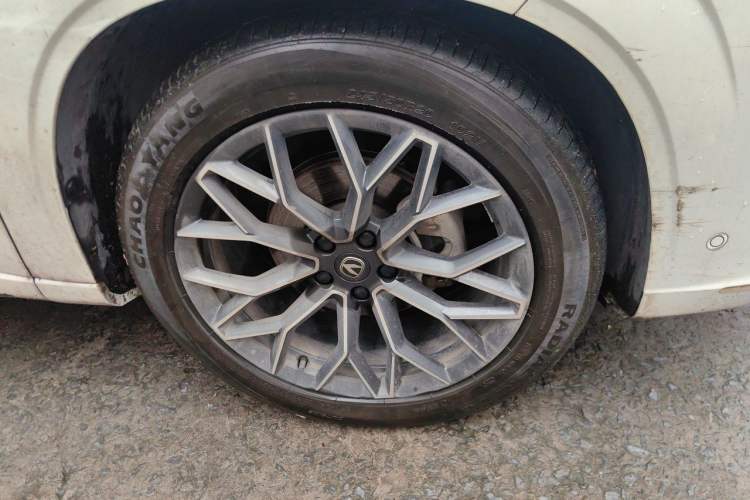 Used CHANGAN UNI-Z New Energy 2024 Blue Whale Smart Electric iDD 125km Excellence Model Right Front Wheel Hub