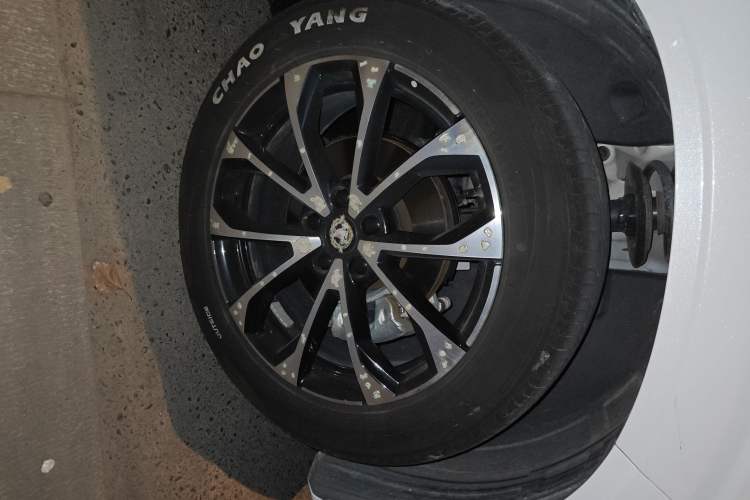 Used CHANGAN UNI-Z New Energy 2024 Blue Whale Smart Electric iDD 125km Beyond Edition Right Front Wheel Hub