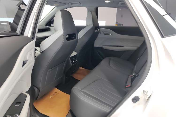 Used CHANGAN UNI-Z New Energy 2024 Blue Whale Smart Electric iDD 125km Beyond Edition Right Rear Seat