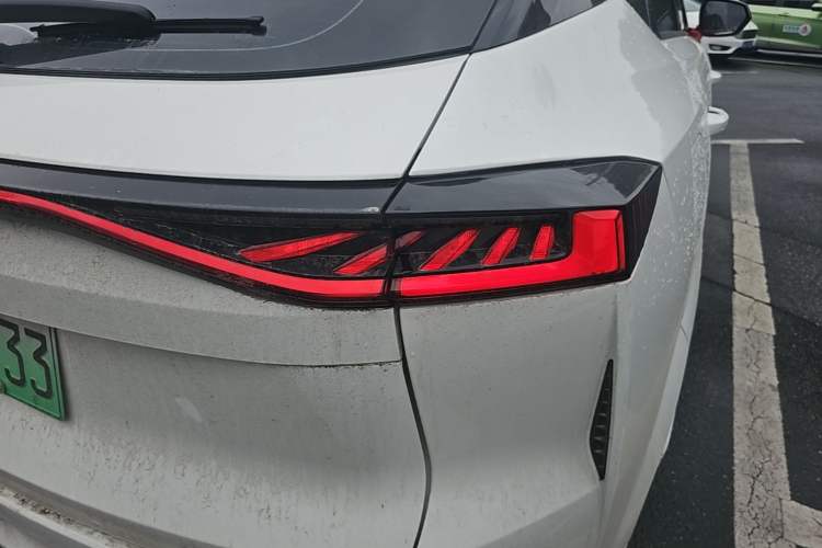 Used CHANGAN UNI-Z New Energy 2024 Blue Whale Smart Electric iDD 125km Beyond Edition Right Rear Taillight