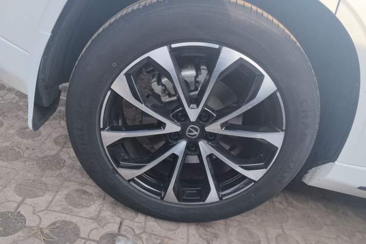 Used CHANGAN UNI-Z New Energy 2024 Blue Whale Smart Electric iDD 125km Excellence Model Right Rear Wheel Hub