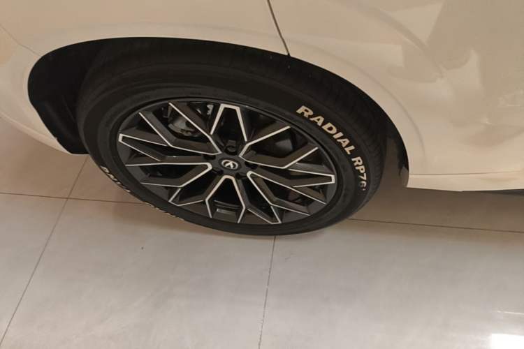 Used CHANGAN UNI-Z New Energy 2024 Blue Whale Smart Electric iDD 125km Beyond Edition Right Rear Wheel Hub