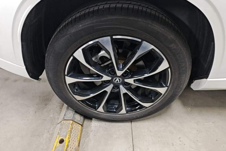 Used CHANGAN UNI-Z New Energy 2024 Blue Whale Smart Electric iDD 125km Excellence Model Right Rear Wheel Hub