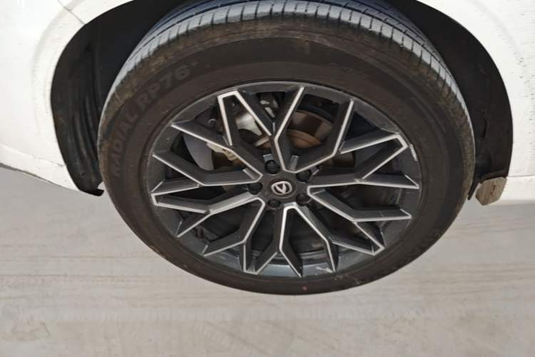 Used CHANGAN UNI-Z New Energy 2024 Blue Whale Smart Electric iDD 125km Excellence Model Right Rear Wheel Hub