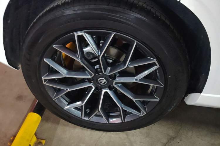 Used CHANGAN UNI-Z New Energy 2024 Blue Whale Smart Electric iDD 125km Excellence Model Right Rear Wheel Hub