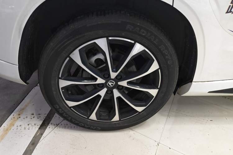 Used CHANGAN UNI-Z New Energy 2024 Blue Whale Smart Electric iDD 125km Beyond Edition Right Rear Wheel Hub