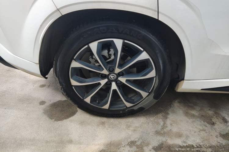 Used CHANGAN UNI-Z New Energy 2024 Blue Whale Smart Electric iDD 125km Beyond Edition Right Rear Wheel Hub