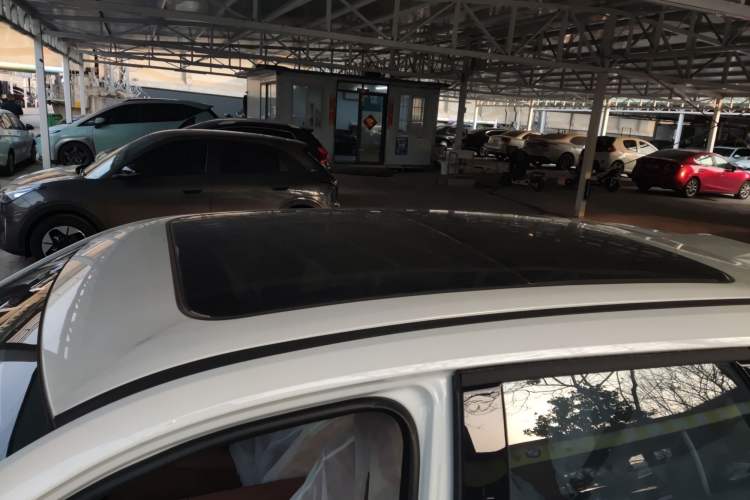 Used CHANGAN UNI-Z New Energy 2024 Blue Whale Smart Electric iDD 125km Beyond Edition Roof