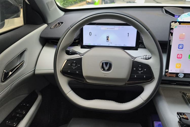 Used CHANGAN UNI-Z New Energy 2024 Blue Whale Smart Electric iDD 125km Excellence Model Steering Wheel