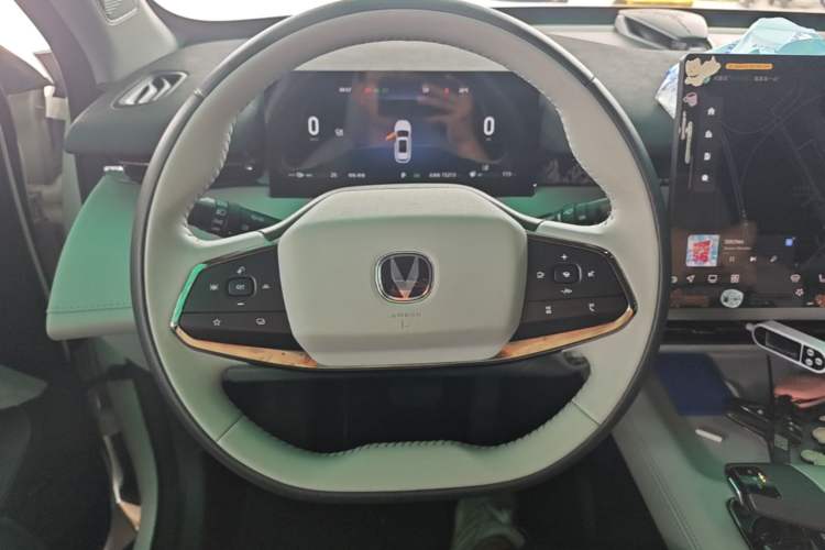 Used CHANGAN UNI-Z New Energy 2024 Blue Whale Smart Electric iDD 125km Excellence Model Steering Wheel