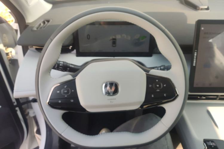Used CHANGAN UNI-Z New Energy 2024 Blue Whale Smart Electric iDD 125km Excellence Model Steering Wheel
