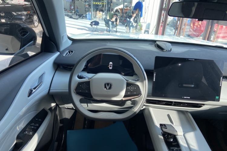 Used CHANGAN UNI-Z New Energy 2024 Blue Whale Smart Electric iDD 125km Excellence Model Steering Wheel