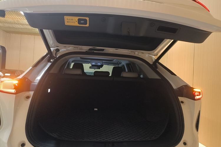 Used CHANGAN UNI-Z New Energy 2024 Blue Whale Smart Electric iDD 125km Beyond Edition Trunk