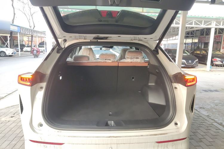 Used CHANGAN UNI-Z New Energy 2024 Blue Whale Smart Electric iDD 125km Beyond Edition Trunk