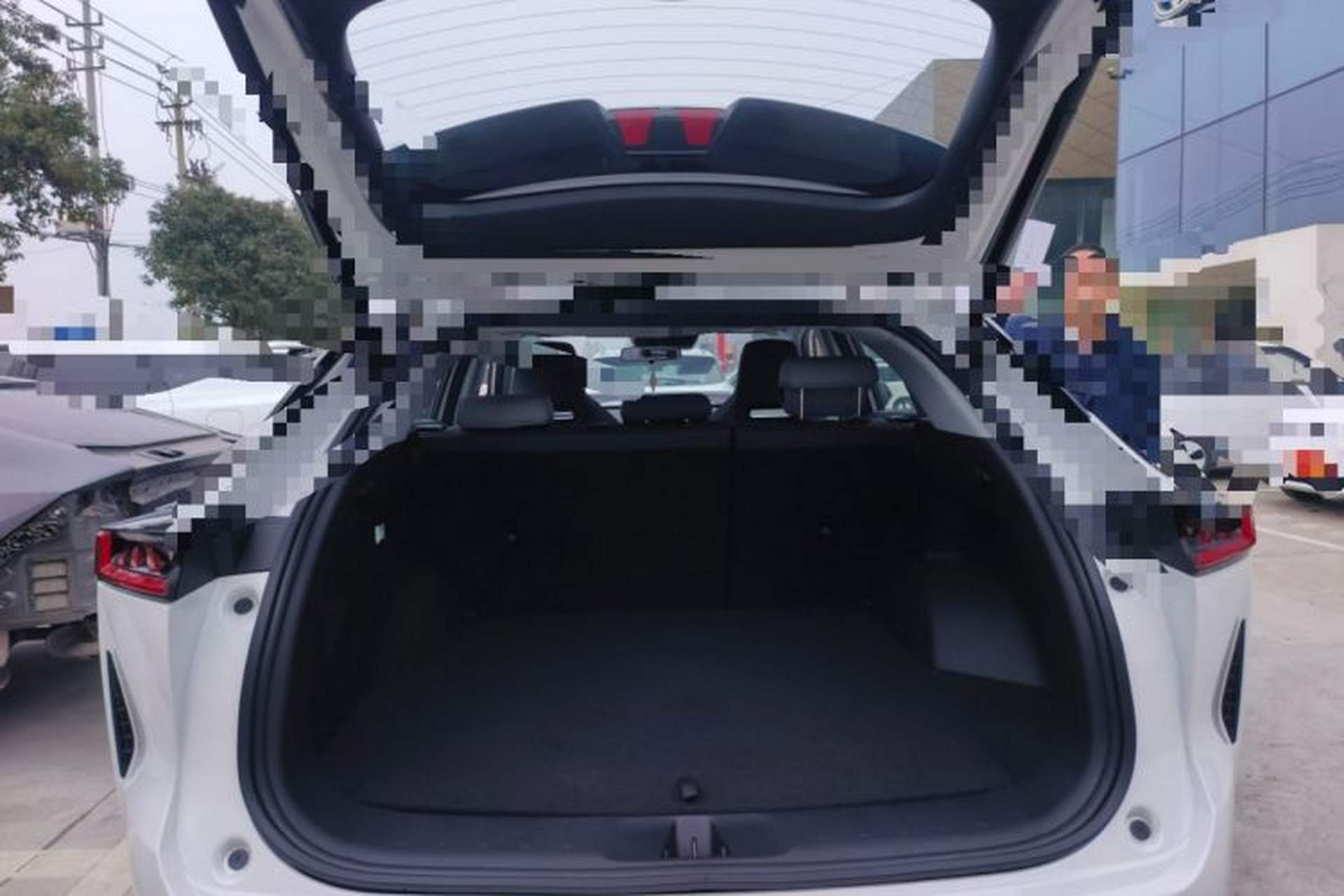 Used CHANGAN UNI-Z New Energy 2024 Blue Whale Smart Electric iDD 125km Excellence Model Trunk