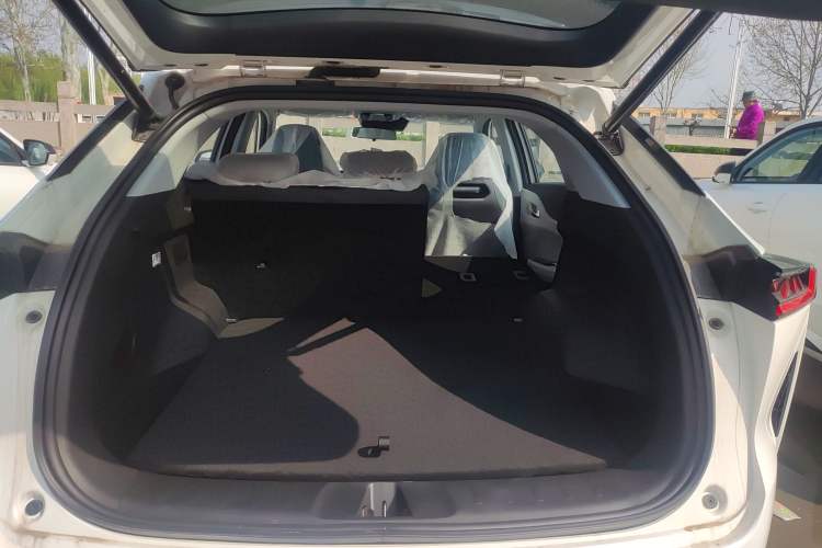 Used CHANGAN UNI-Z New Energy 2024 Blue Whale Smart Electric iDD 125km Excellence Model Trunk