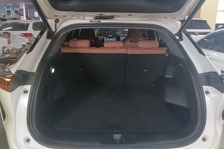 Used CHANGAN UNI-Z New Energy 2024 Blue Whale Smart Electric iDD 125km Beyond Edition Trunk