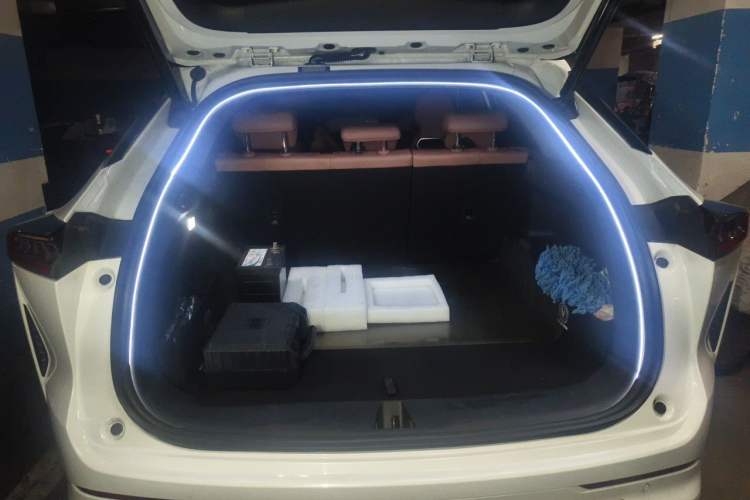 Used CHANGAN UNI-Z New Energy 2024 Blue Whale Smart Electric iDD 125km Beyond Edition Trunk