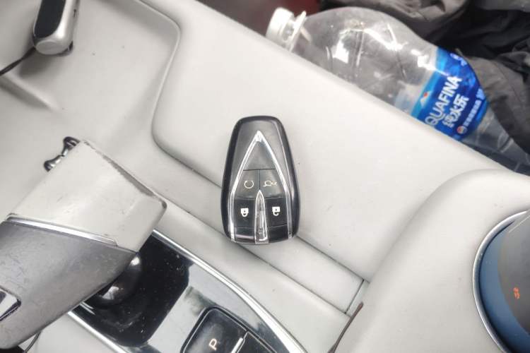 Used CHANGAN UNI-Z New Energy 2024 Blue Whale Smart Electric iDD 125km Beyond Edition Vehicle Key