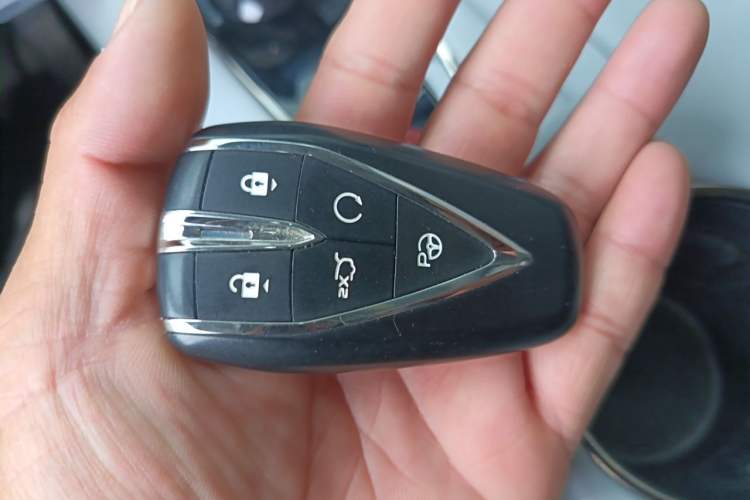 Used CHANGAN UNI-Z New Energy 2024 Blue Whale Smart Electric iDD 125km Excellence Model Vehicle Key