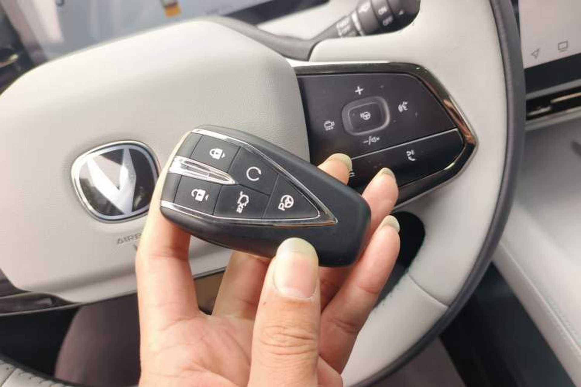 Used CHANGAN UNI-Z New Energy 2024 Blue Whale Smart Electric iDD 125km Excellence Model Vehicle Key