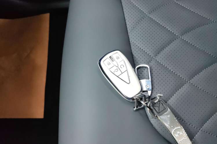 Used CHANGAN UNI-Z New Energy 2024 Blue Whale Smart Electric iDD 125km Beyond Edition Vehicle Key