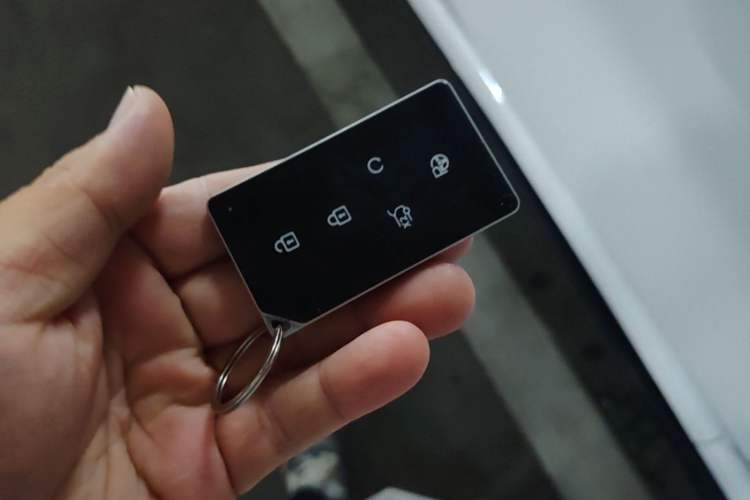 Used CHANGAN UNI-Z New Energy 2024 Blue Whale Smart Electric iDD 125km Excellence Model Vehicle Key