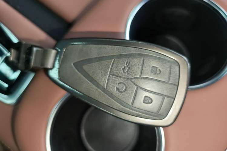 Used CHANGAN UNI-Z New Energy 2024 Blue Whale Smart Electric iDD 125km Beyond Edition Vehicle Key