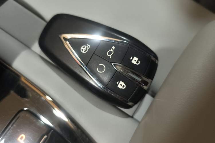Used CHANGAN UNI-Z New Energy 2024 Blue Whale Smart Electric iDD 125km Excellence Model Vehicle Key