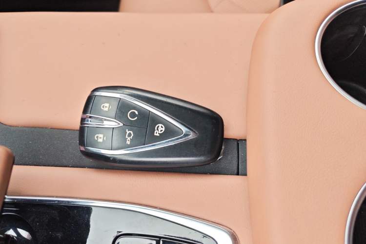 Used CHANGAN UNI-Z New Energy 2024 Blue Whale Smart Electric iDD 125km Excellence Model Vehicle Key