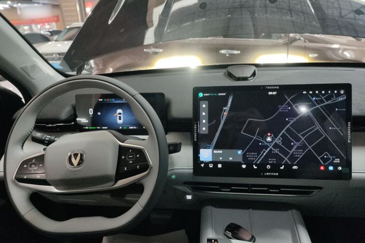 Used CHANGAN UNI-Z New Energy 2025 Model, Smart New Blue Whale 125km Battleship+ Version Center Console