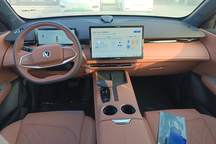 Used CHANGAN UNI-Z New Energy 2025 Model, Smart New Blue Whale 125km Battleship+ Version Center Console
