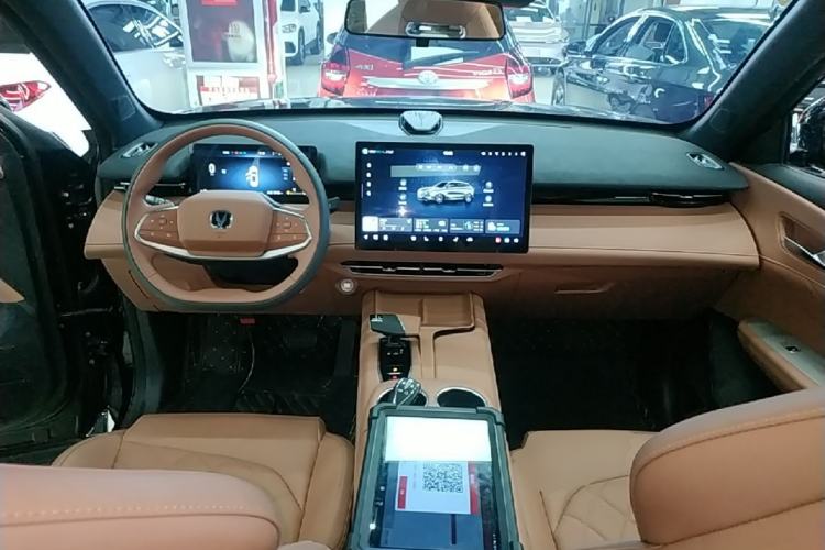 Used CHANGAN UNI-Z New Energy 2025 Model, Smart New Blue Whale 125km Battleship+ Version Center Console