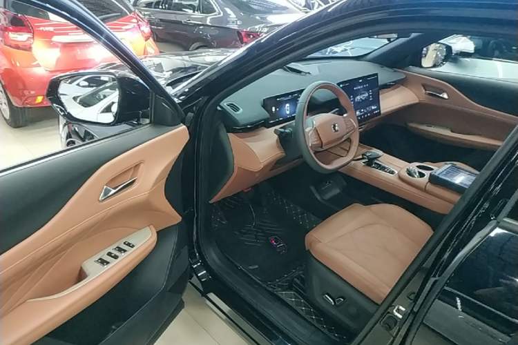 Used CHANGAN UNI-Z New Energy 2025 Model, Smart New Blue Whale 125km Battleship+ Version Driver Seat