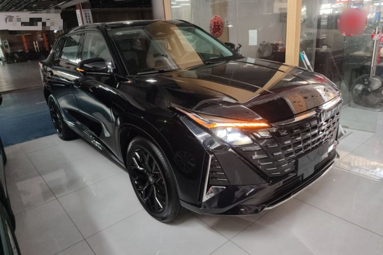Used CHANGAN UNI-Z New Energy 2025 Model, Smart New Blue Whale 125km Battleship+ Version Front Right 45 Deg