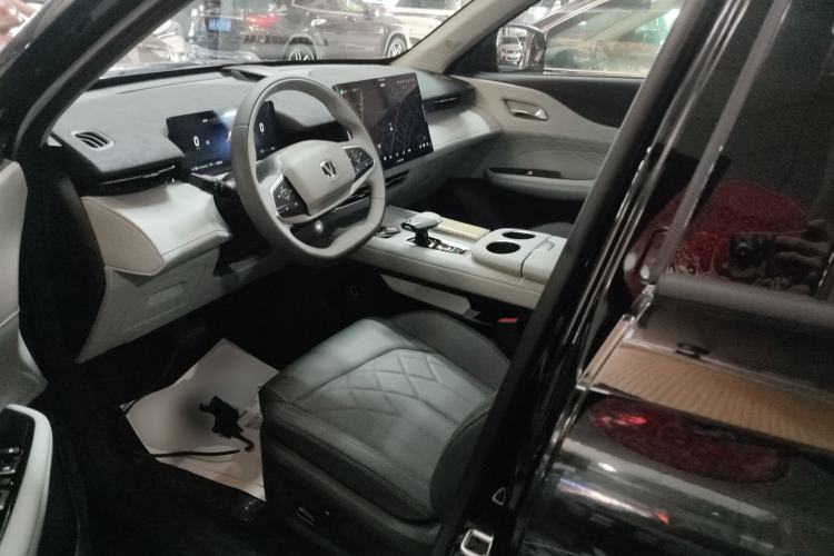 Used CHANGAN UNI-Z New Energy 2025 Model, Smart New Blue Whale 125km Battleship+ Version Left Front Seat