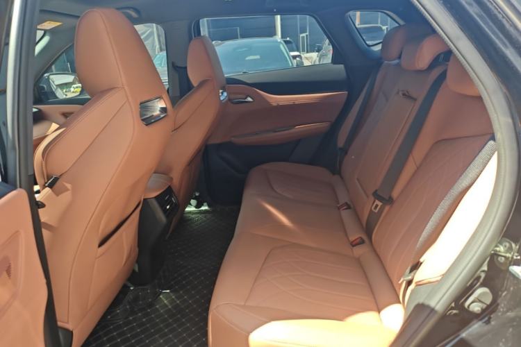 Used CHANGAN UNI-Z New Energy 2025 Model, Smart New Blue Whale 125km Battleship+ Version Left Rear Seat