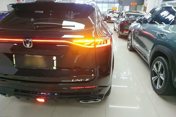 Used CHANGAN UNI-Z New Energy 2025 Model, Smart New Blue Whale 125km Battleship+ Version Right Rear Taillight