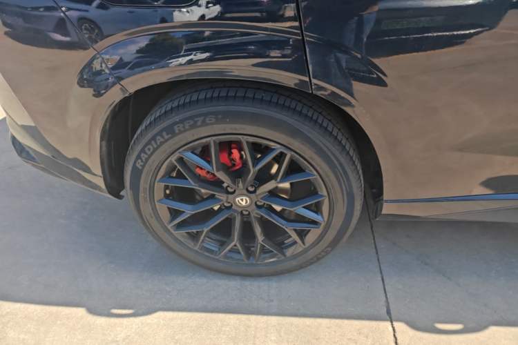 Used CHANGAN UNI-Z New Energy 2025 Model, Smart New Blue Whale 125km Battleship+ Version Right Rear Wheel Hub