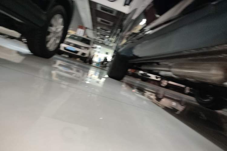 Used CHANGAN UNI-Z New Energy 2025 Model, Smart New Blue Whale 125km Battleship+ Version Right Side Sill
