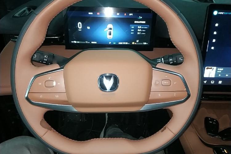 Used CHANGAN UNI-Z New Energy 2025 Model, Smart New Blue Whale 125km Battleship+ Version Steering Wheel
