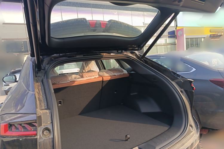 Used CHANGAN UNI-Z New Energy 2025 Model, Smart New Blue Whale 125km Battleship+ Version Trunk
