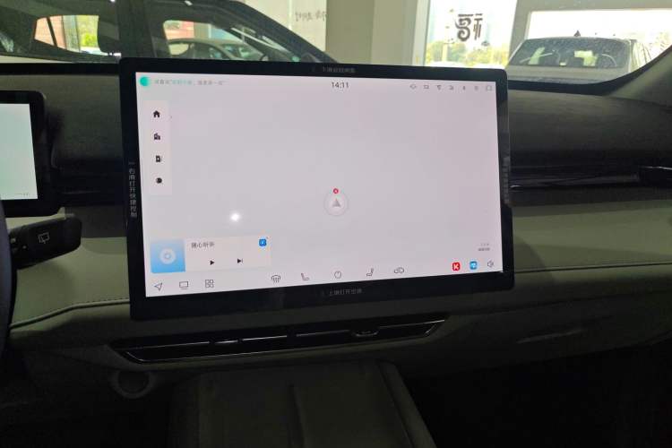 Used CHANGAN UNI-Z New Energy 2025 Model, Smart New Blue Whale 125km Battleship+ Version Audio And AC Panel