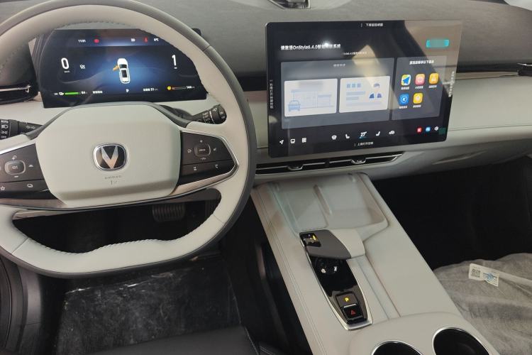 Used CHANGAN UNI-Z New Energy 2025 Model, Smart New Blue Whale 125km Battleship+ Version Center Console