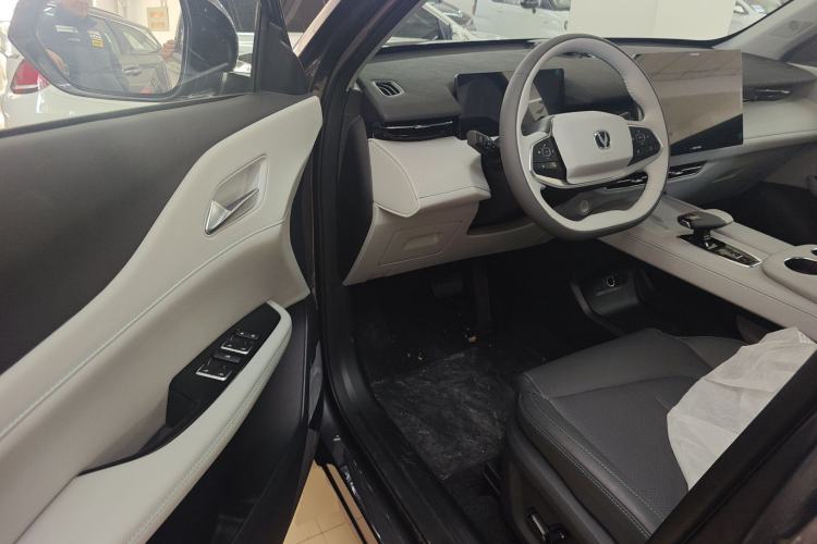 Used CHANGAN UNI-Z New Energy 2025 Model, Smart New Blue Whale 125km Battleship+ Version Driver Seat