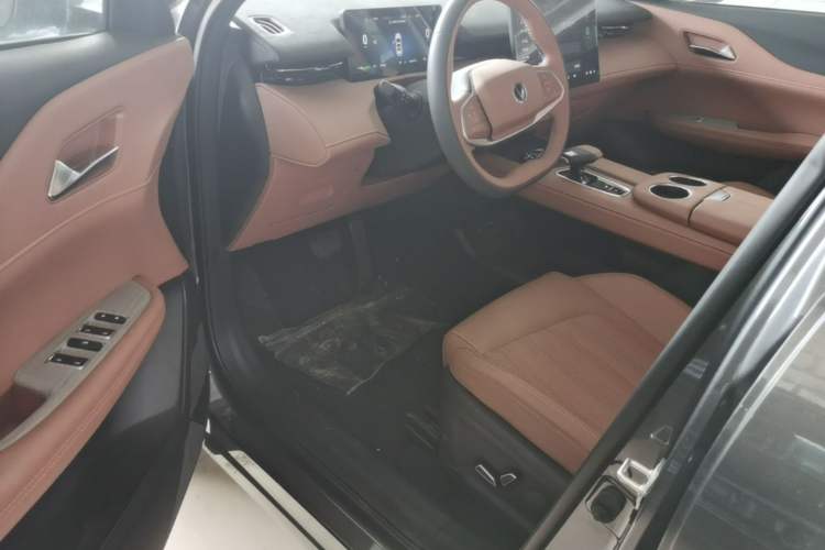 Used CHANGAN UNI-Z New Energy 2025 Model, Smart New Blue Whale 125km Battleship+ Version Driver Seat