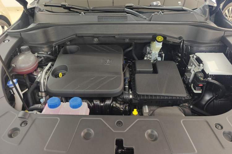 Used CHANGAN UNI-Z New Energy 2025 Model, Smart New Blue Whale 125km Battleship+ Version Engine Bay