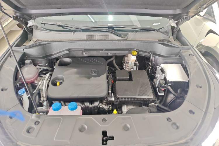 Used CHANGAN UNI-Z New Energy 2025 Model, Smart New Blue Whale 125km Battleship+ Version Engine Bay